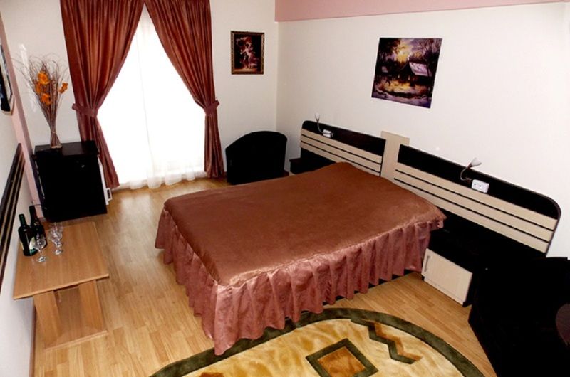 Hotel Zimbru Iasi Exterior photo
