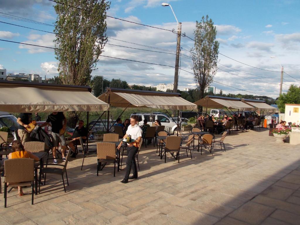 Hotel Zimbru Iasi Exterior photo